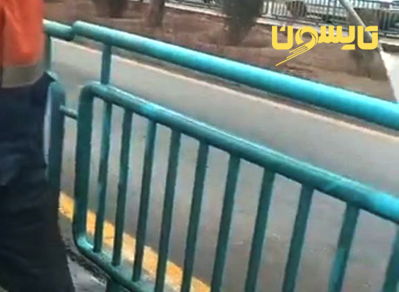 نظافت نرده های بلوار کشاورز اصفهان